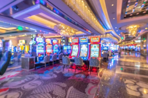9lapak mobile app showing live dealer tables and multiple payment options